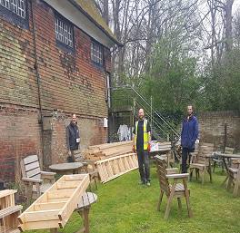 Housebuilder donates wood to Faversham wellbeing garden for sustainable memory tree